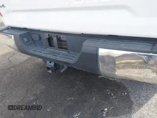 2017 Toyota Tundra SR z VIN 5TFUY5F12HX677173, wystawiony jako IAAI lot #41593761 z przebiegiem 186 206 mil mil oraz . Historia ofert i sprzedaży dostępna na DreamBid. Obrazek 18.