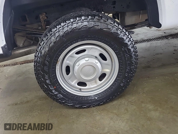 2019 Ford F-250 XL with VIN 1FT7X2B60KED15782, listed as a IAAI auction lot 42840321 with 119,106 mi miles and . Bid and sale history available at DreamBid. Image 44.