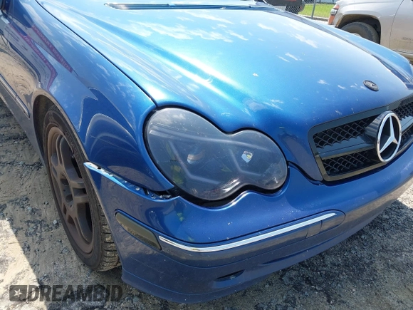 2004 Mercedes-Benz C 230 Kompressor z VIN WDBRF40J24F495227, wystawiony jako IAAI lot #42285246 z przebiegiem 200 008 mil mil oraz . Historia ofert i sprzedaży dostępna na DreamBid. Obrazek 6.