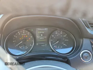 2017 Nissan Rogue SL с VIN 5N1AT2MT0HC829166, выставлен на аукционе Copart как лот 56710495 с пробегом 84 893 миль миль и Списание • Salvage title. История ставок и продаж доступна на DreamBid. Изображение 9.