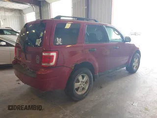 2010 Ford Escape XLT z VIN 1FMCU9DG6AKA55826, wystawiony jako IAAI lot #42337473 z przebiegiem 225 944 mil mil oraz . Historia ofert i sprzedaży dostępna na DreamBid. Obrazek 4.