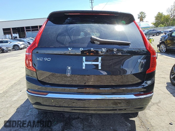 2025 Volvo XC90 Plus with VIN YV4062PE2S1335900, listed as a Copart auction lot 51378125 with 3,423 mi miles and Clean Title. Bid and sale history available at DreamBid. Image 6.