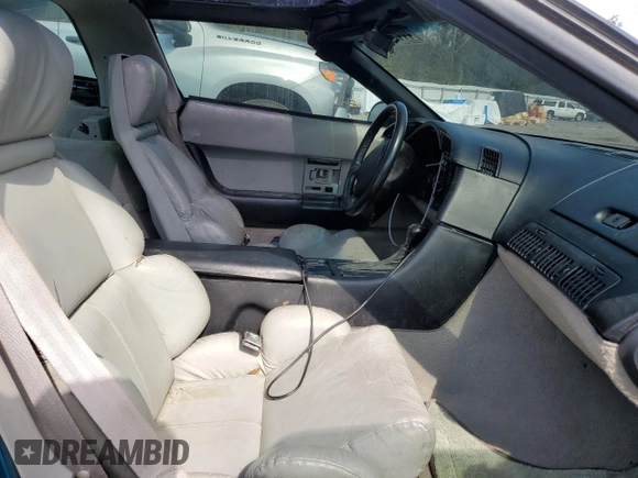 1992 Chevrolet Corvette with VIN 1G1YY23P1N5114172, listed as a Copart auction lot 44402695 with 0 mi miles and Salvage Title. Bid and sale history available at carsss.com. Image 7.