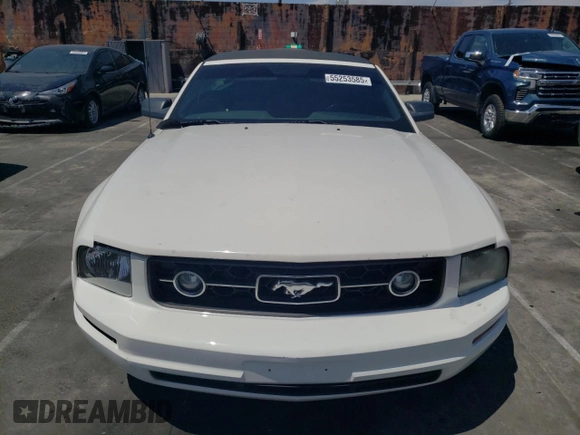 2006 Ford Mustang Standard z VIN 1ZVHT84N665237941, wystawiony jako Copart lot #55253585 z przebiegiem 171 923 mil mil oraz Szkoda całkowita • Salvage title. Historia ofert i sprzedaży dostępna na DreamBid. Obrazek 5.