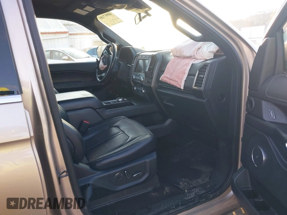 2020 Ford Expedition Limited with VIN 1FMJU1KT2LEA21893, listed as a IAAI auction lot 40957185 with 132,420 mi miles. Bid and sale history available at carsss.com. Image 5.
