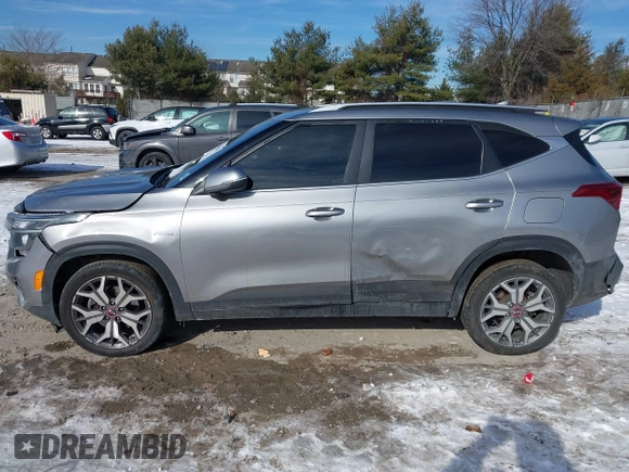 2021 Kia Seltos S with VIN KNDEUCA22M7122562, listed as a IAAI auction lot 41405013 with 91,032 mi miles. Bid and sale history available at carsss.com. Image 13.