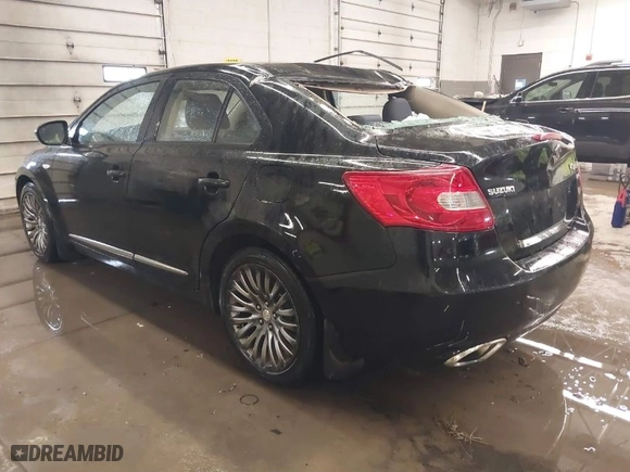 2011 Suzuki Kizashi SE with VIN JS2RF9A31B6111181, listed as a IAAI auction lot 41547077 with 61,000 mi miles. Bid and sale history available at carsss.com. Image 3.