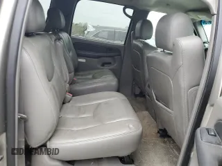 2003 Chevrolet Suburban Z71 z VIN 3GNFK16Z23G187474, wystawiony jako Copart lot #51520675 z przebiegiem 247 872 mil mil oraz Czysty tytuł • Clean title. Historia ofert i sprzedaży dostępna na DreamBid. Obrazek 11.