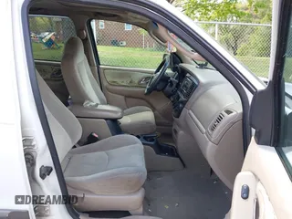 2001 Mazda Tribute LX with VIN 4F2YU09131KM12857, listed as a IAAI auction lot 42034605 with 257,015 mi miles and . Bid and sale history available at carsss.com. Image 5.