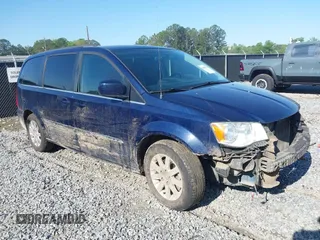 2015 Chrysler Town & Country Touring with VIN 2C4RC1BG0FR654588, listed as a IAAI auction lot 42001538 with 175,403 mi miles. Bid and sale history available at carsss.com. Image 1.