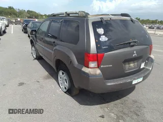 2005 Mitsubishi Endeavor LS with VIN 4A4MM21S65E044878, listed as a IAAI auction lot 40503526 with 186,503 mi miles. Bid and sale history available at carsss.com. Image 3.