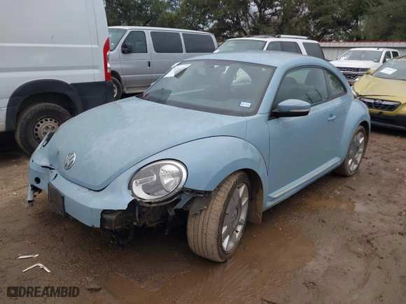 2012 Volkswagen Beetle 2.5L PZEV with VIN 3VWJP7AT0CM624851, listed as a IAAI auction lot 41364230 with 1 mi miles. Bid and sale history available at carsss.com. Image 2.