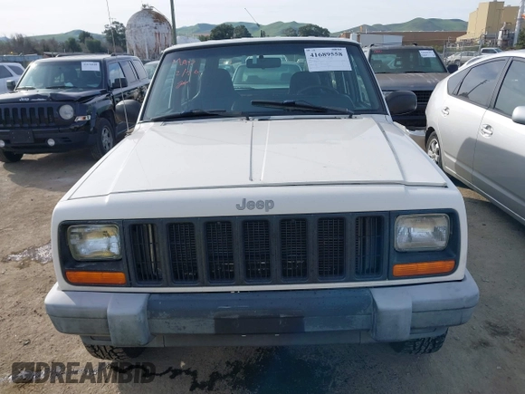 2000 Jeep Cherokee SE with VIN 1J4FF28S4YL162504, listed as a IAAI auction lot 41689558 with 174,476 mi miles. Bid and sale history available at carsss.com. Image 6.