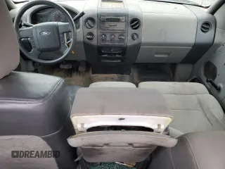 2004 Ford F-150 XL z VIN 1FTRF12W74NA73243, wystawiony jako Copart lot #54440185 z przebiegiem 147 937 mil mil oraz Szkody całkowita. Historia ofert i sprzedaży dostępna na DreamBid. Obrazek 8.