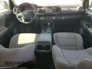 2017 Toyota Tacoma SR z VIN 5TFAX5GN9HX096597, wystawiony jako Copart lot #53504915 z przebiegiem 144 835 mil mil oraz Szkoda całkowita • Salvage title. Historia ofert i sprzedaży dostępna na DreamBid. Obrazek 8.