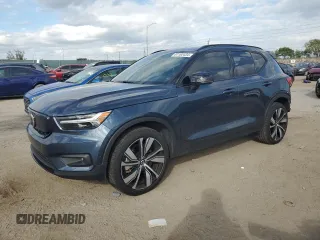 2022 Volvo XC40 Twin Plus z VIN YV4ED3UR5N2709889, wystawiony jako Copart lot #81162434 z przebiegiem 22 636 mil mil oraz Szkody całkowita. Historia ofert i sprzedaży dostępna na DreamBid. Obrazek 1.