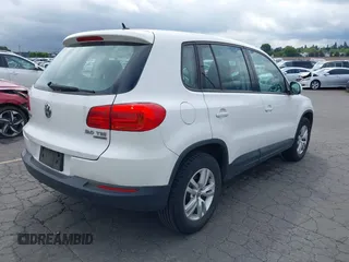 2012 Volkswagen Tiguan S z VIN WVGBV7AX8CW567505, wystawiony jako IAAI lot #42311708 z przebiegiem 127 566 mil mil oraz . Historia ofert i sprzedaży dostępna na DreamBid. Obrazek 4.