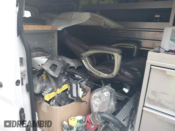 2021 Ford Transit Cargo с VIN 1FTBW2YG6MKA34989, выставлен на аукционе IAAI как лот 41698130 с пробегом 57 960 миль миль и . История ставок и продаж доступна на DreamBid. Изображение 8.