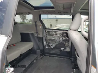 2019 Toyota Sienna XLE Auto Access Seat z VIN 5TDYZ3DC0KS980179, wystawiony jako Copart lot #61533395 z przebiegiem 32 996 mil mil oraz Szkoda całkowita • Salvage title. Historia ofert i sprzedaży dostępna na DreamBid. Obrazek 11.