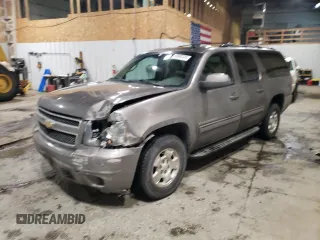 2011 Chevrolet Suburban z VIN 1GNSKHE33BR296058, wystawiony jako Copart lot #42045125 z przebiegiem 218 708 mil mil oraz Szkoda całkowita • Salvage title. Historia ofert i sprzedaży dostępna na DreamBid. Obrazek 1.