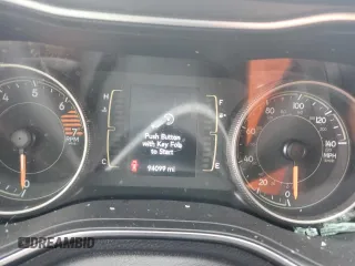 2019 Jeep Cherokee Latitude Plus с VIN 1C4PJMLB6KD431485, выставлен на аукционе Copart как лот 62214945 с пробегом 94 099 миль миль и Списание • Salvage title. История ставок и продаж доступна на DreamBid. Изображение 9.