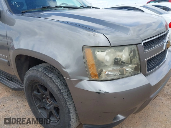 2007 Chevrolet Suburban LT with VIN 1GNFK16327J242103, listed as a IAAI auction lot 42172990 with 185,103 mi miles and . Bid and sale history available at DreamBid. Image 6.
