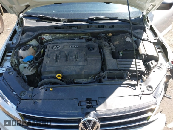 2015 Volkswagen Jetta Sedan 2.0L TDI SEL with VIN 3VWLA7AJ2FM282123, listed as a IAAI auction lot 41887845 with 115,738 mi miles. Bid and sale history available at carsss.com. Image 10.