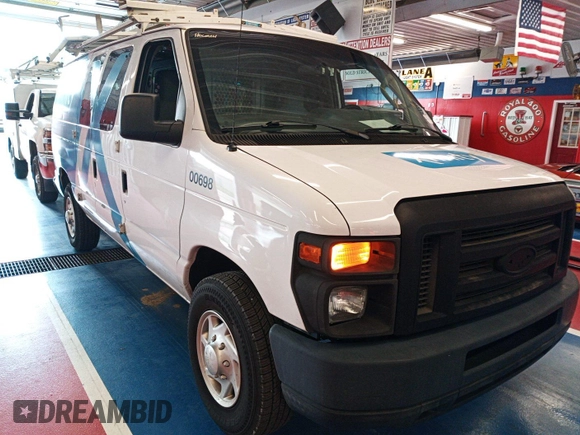 2013 Ford Econoline Cargo Commercial z VIN 1FTNE2EL2DDB26364, wystawiony jako IAAI lot #42854334 z przebiegiem 98 848 mil mil oraz . Historia ofert i sprzedaży dostępna na DreamBid. Obrazek 8.