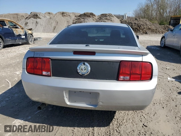 2007 Ford Mustang Deluxe with VIN 1ZVFT80N575215461, listed as a Copart auction lot 52195395 with Not Provided miles and Clean Title. Bid and sale history available at carsss.com. Image 6.
