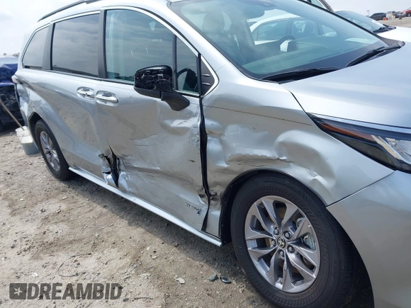 2021 Toyota Sienna XLE with VIN 5TDJSKFC2MS007191, listed as a IAAI auction lot 41945058 with 50,120 mi miles and . Bid and sale history available at DreamBid. Image 6.