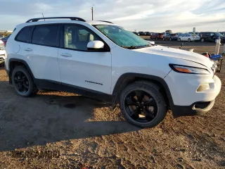 2018 Jeep Cherokee Limited with VIN 1C4PJMDX0JD592276, listed as a Copart auction lot 72541264 with 174,884 mi miles and Salvage title. Bid and sale history available at DreamBid. Image 4.