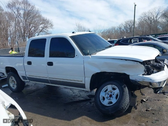 2005 Chevrolet Silverado 1500 LS with VIN 2GCEK13T151233103, listed as a IAAI auction lot 41656738 with 216,008 mi miles. Bid and sale history available at carsss.com. Image 14.