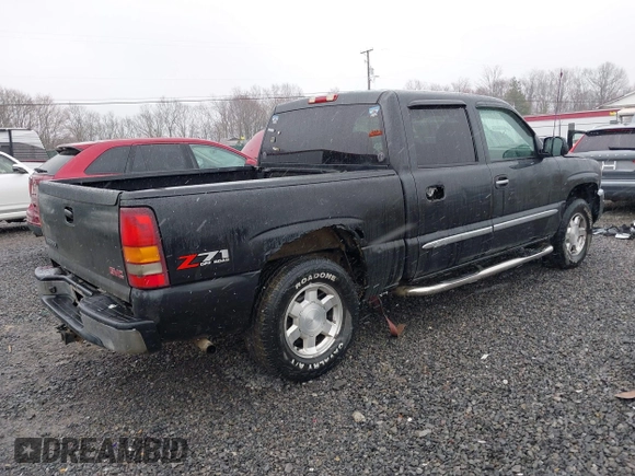 2005 GMC Sierra 1500 SLT z VIN 2GTEK13T351137747, wystawiony jako IAAI lot #41912153 z przebiegiem 247 344 mil mil oraz . Historia ofert i sprzedaży dostępna na DreamBid. Obrazek 4.