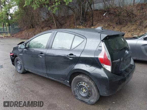 2015 Toyota Prius One z VIN JTDKDTB30F1101631, wystawiony jako IAAI lot #42331068 z przebiegiem 156 631 mil mil oraz . Historia ofert i sprzedaży dostępna na DreamBid. Obrazek 3.