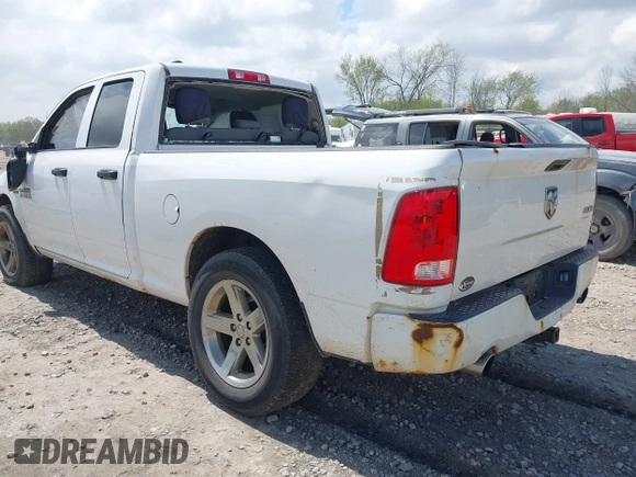 2016 Ram 1500 Express z VIN 1C6RR7FT5GS135696, wystawiony jako IAAI lot #42245486 z przebiegiem 150 056 mil mil oraz . Historia ofert i sprzedaży dostępna na DreamBid. Obrazek 3.
