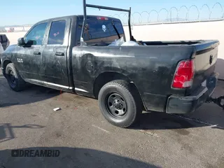 2016 Ram 1500 Express z VIN 1C6RR6FG7GS382649, wystawiony jako IAAI lot #41499053 z przebiegiem 97 531 mil mil oraz . Historia ofert i sprzedaży dostępna na DreamBid. Obrazek 3.