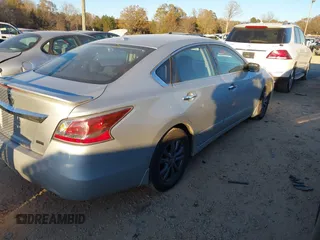 2015 Nissan Altima 2.5 SV with VIN 1N4AL3AP2FC591938, listed as a IAAI auction lot 41023604 with 132,988 mi miles. Bid and sale history available at carsss.com. Image 4.