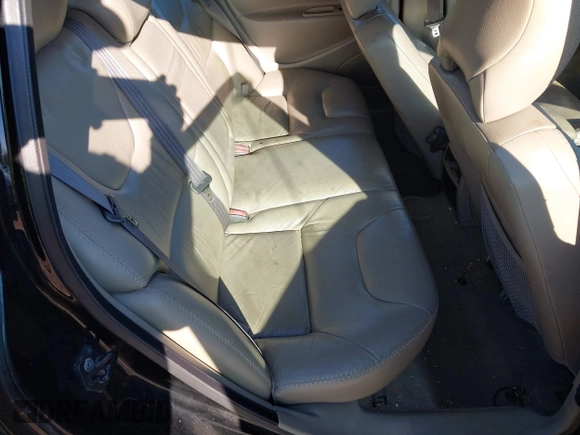 2004 Volvo V70 XC70 with VIN YV1SZ59H441151020, listed as a IAAI auction lot 41761408 with 195,292 mi miles. Bid and sale history available at carsss.com. Image 8.