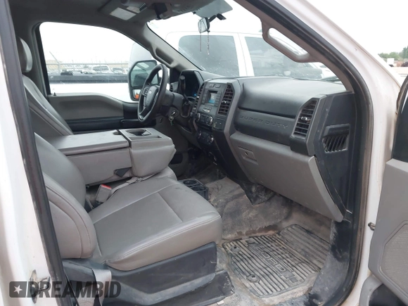 2018 Ford F-250 XL with VIN 1FT7W2BT9JEB59362, listed as a IAAI auction lot 42183926 with 238,554 mi miles and . Bid and sale history available at DreamBid. Image 5.