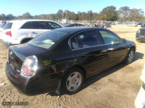 2004 Nissan Altima S with VIN 1N4AL11D64C123721, listed as a IAAI auction lot 40568351 with 219,388 mi miles. Bid and sale history available at carsss.com. Image 4.