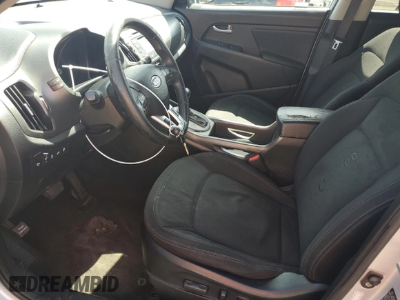 2012 Kia Sportage EX z VIN KNDPCCA26C7176313, wystawiony jako Copart lot #51994005 z przebiegiem 167 759 mil mil oraz Szkoda całkowita • Salvage title. Historia ofert i sprzedaży dostępna na DreamBid. Obrazek 7.