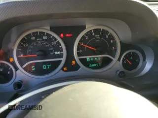 2008 Jeep Wrangler Sahara z VIN 1J4FA54148L610723, wystawiony jako Copart lot #52085525 z przebiegiem 158 057 mil mil oraz Czysty tytuł • Clean title. Historia ofert i sprzedaży dostępna na DreamBid. Obrazek 9.
