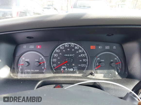2005 Ford Crown Victoria LX z VIN 2FAFP74W65X135964, wystawiony jako IAAI lot #41271175 z przebiegiem 82 494 mil mil oraz . Historia ofert i sprzedaży dostępna na DreamBid. Obrazek 7.