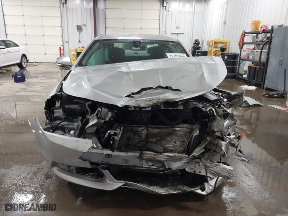 2018 Chevrolet Impala Premier with VIN 2G1125S36J9138869, listed as a IAAI auction lot 41207086 with 218,327 mi miles. Bid and sale history available at carsss.com. Image 13.
