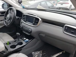2018 Kia Sorento SX with VIN 5XYPKDA51JG405998, listed as a IAAI auction lot 41837641 with 138,909 mi miles and . Bid and sale history available at carsss.com. Image 5.