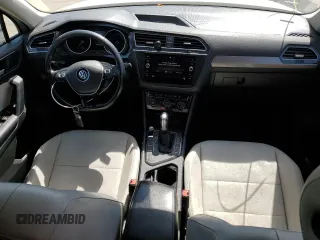 2018 Volkswagen Tiguan SEL z VIN 3VV3B7AX2JM001338, wystawiony jako Copart lot #51742105 z przebiegiem 71 555 mil mil oraz Szkoda całkowita • Salvage title. Historia ofert i sprzedaży dostępna na DreamBid. Obrazek 8.