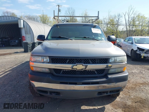 2002 Chevrolet Silverado 2500HD LS with VIN 1GCHK23U12F114290, listed as a IAAI auction lot 42115084 with 132,472 mi miles. Bid and sale history available at carsss.com. Image 6.
