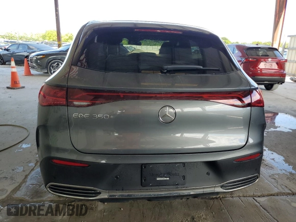 2023 Mercedes-Benz EQE 350+ z VIN 4JGGM2BBXPA007096, wystawiony jako Copart lot #64667993 z przebiegiem 1 600 mil mil oraz . Historia ofert i sprzedaży dostępna na DreamBid. Obrazek 6.