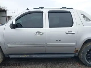 2011 Chevrolet Avalanche LT with VIN 3GNTKFE39BG212642, listed as a IAAI auction lot 41951335 with 221,950 mi miles. Bid and sale history available at carsss.com. Image 15.