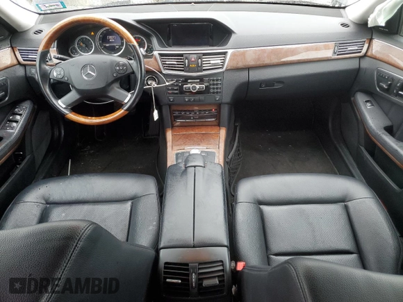 2013 Mercedes-Benz E 350 Luxury with VIN WDDHF8JB3DA749509, listed as a Copart auction lot 58220015 with 148,375 mi miles and Salvage title. Bid and sale history available at DreamBid. Image 8.
